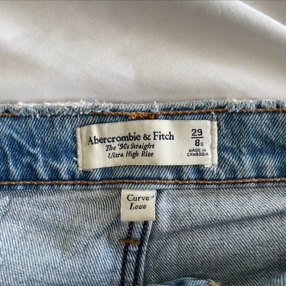 Abercrombie & Fitch Curve Love Ultra High Rise 90s Distressed Straight Jean - Picture 4 of 4